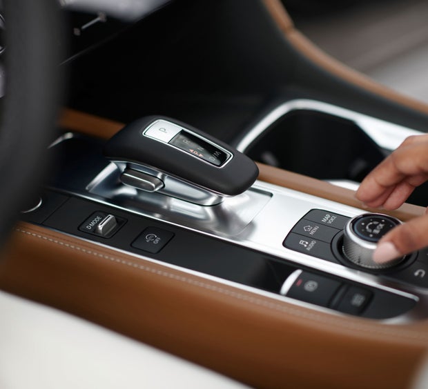 2023 INFINITI QX60 Key Features - Wireless Apple CarPlay® integration | Lia INFINITI in Cohoes NY